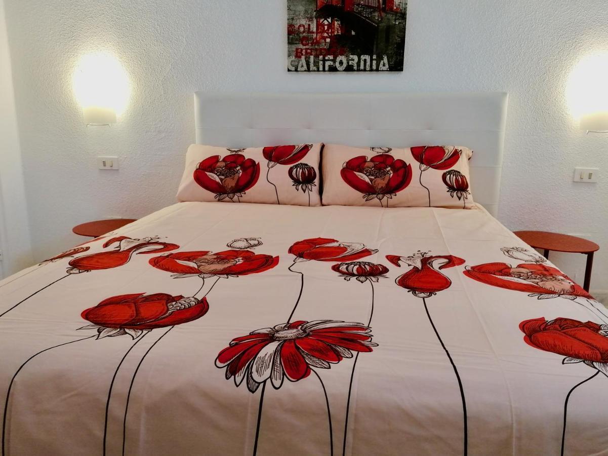 Golden View Holiday Home ปลายาเดลาสอเมริกาส ภายนอก รูปภาพ